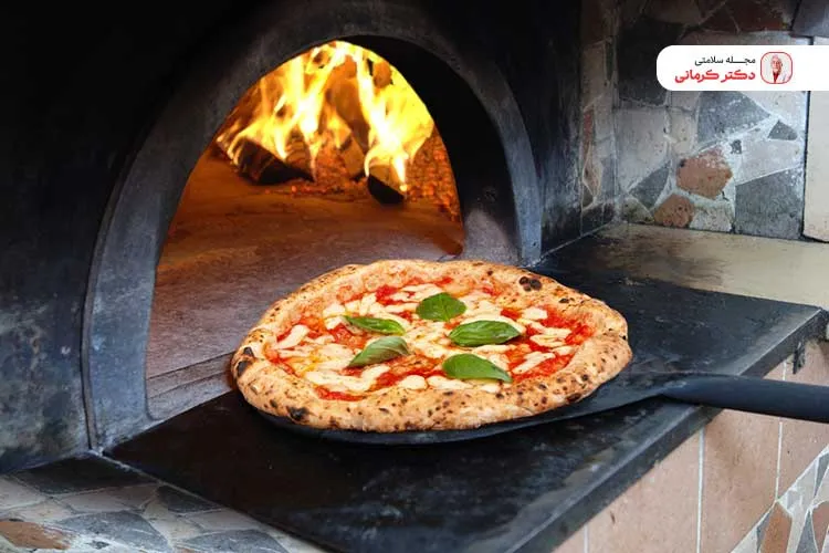 پیتزا مارگاریتا یک غذای کلاسیک ایتالیایی است.