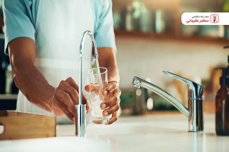 یکی از علل چاقی کم آبی بدن است.