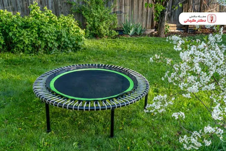 استفاده از ترامپولین و انجام جامپینگ روی آن به افزایش تراکم استخوان ها نیز  کمک می‌کند.